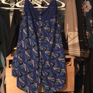 XL sleeveless button down blouse